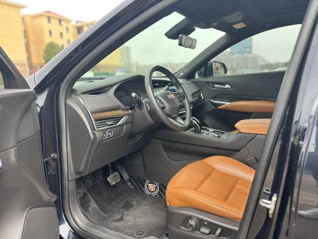 Cadillac XT4 2022 28T 2WD Premium – фото 4