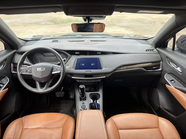 Cadillac XT4 2022 28T 2WD Premium – фото 7