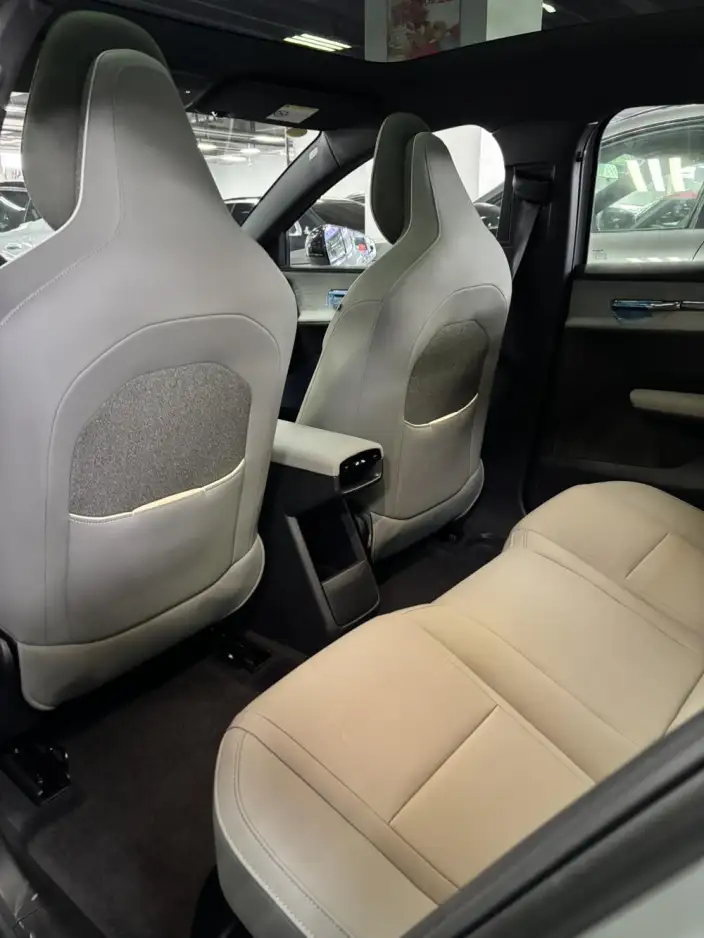 Volvo EX30 2025 Model Rear Drive Long Battery Life Pro Edition Ultra – фото 6