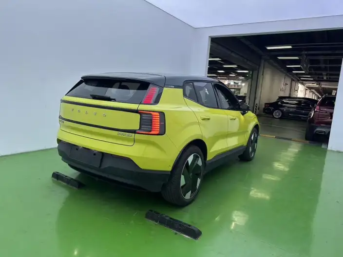 Volvo EX30 2025 Model Rear Drive Long Battery Life Pro Edition Ultra – фото 5