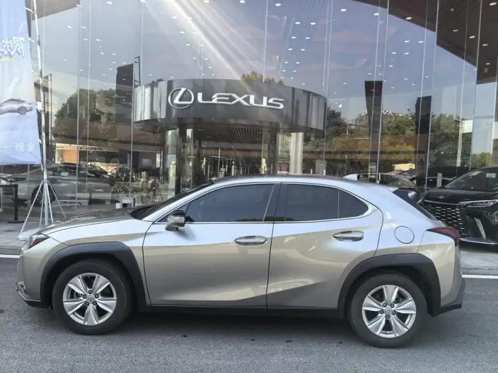 Lexus UX 2022 Model 260h Tan · Fun Edition