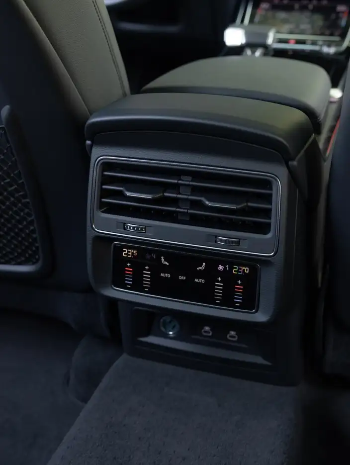 Audi Q8 2023 Model 55 TFSI Luxury Dynamic Model – фото 9