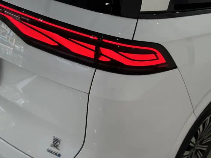 Xia 2025 Model DM-i 180KM Excellence Model – фото 8