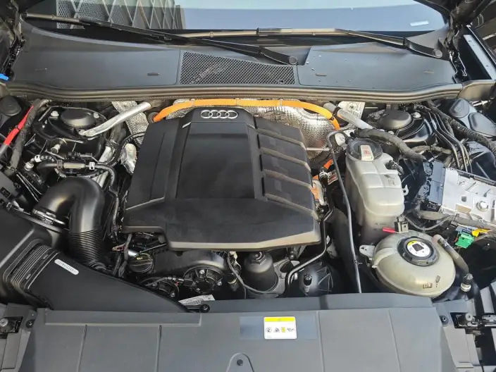 Audi A6L PHEV 2020 Model 55 TFSIe quattro – фото 7