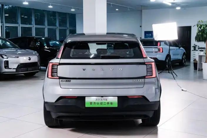 Volvo EX30 2025 Model Rear Drive Long Battery Life Pro Edition Ultra – фото 5