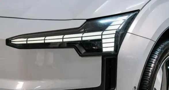 Volvo EX30 2025 Model Rear Drive Long Battery Life Pro Edition Ultra – фото 7