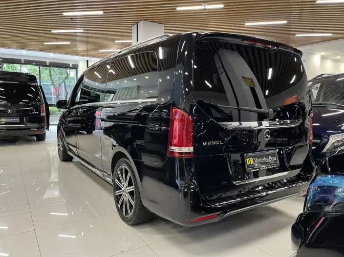 Mercedes-Benz V-Class 2022 Model V 260 L Long wheelbase Deluxe Edition – фото 4