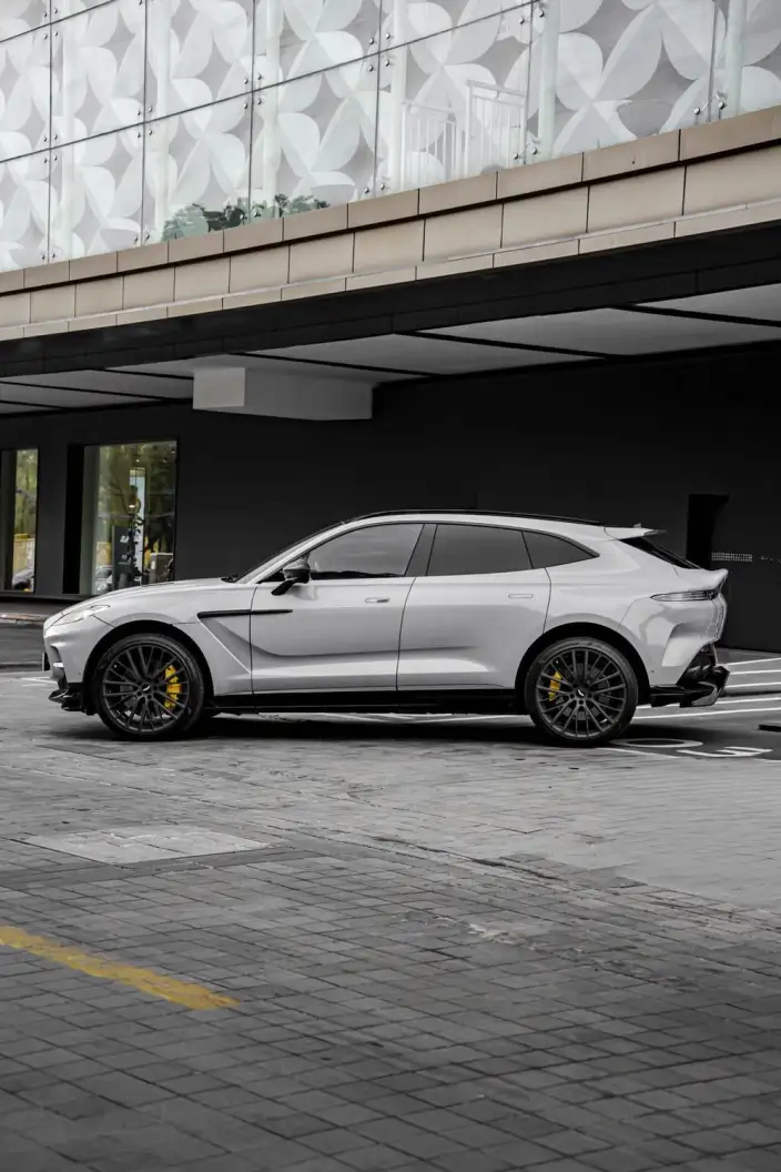 Aston Martin DBX 2023 Model 4.0T V8 707