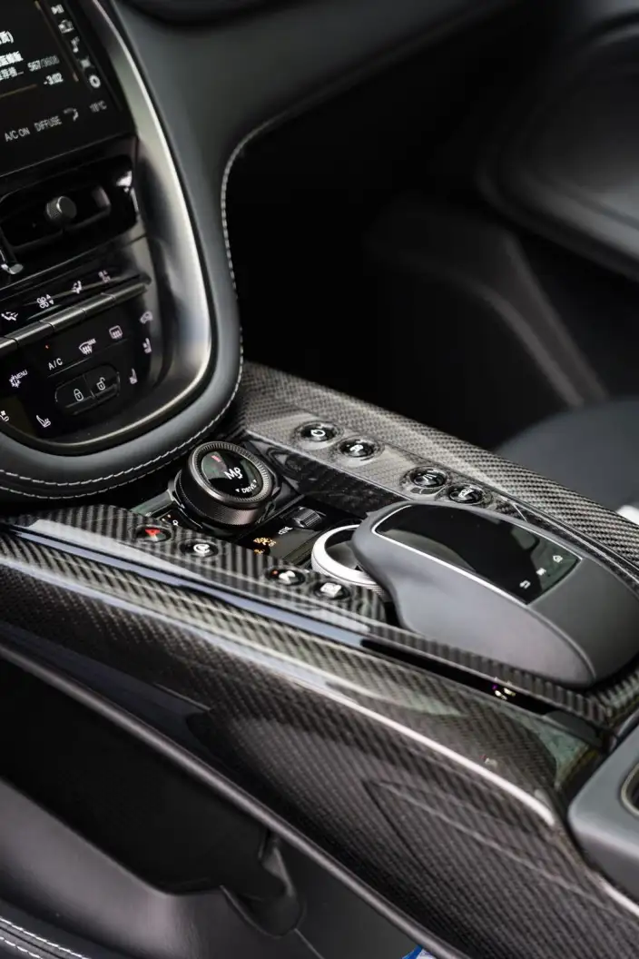Aston Martin DBX 2023 Model 4.0T V8 707