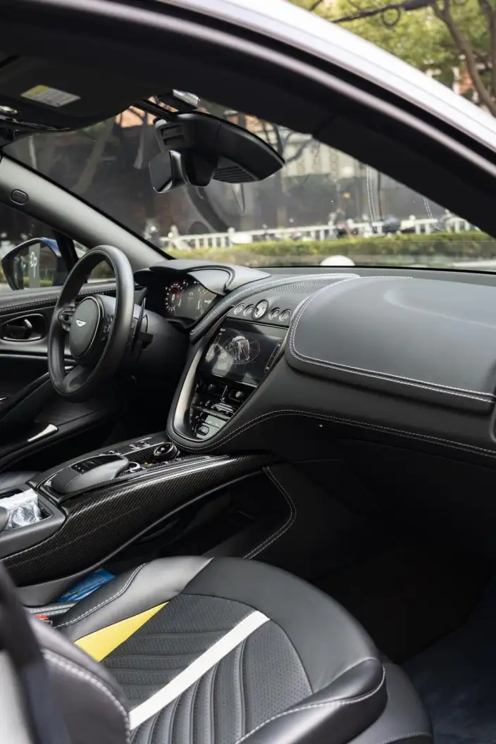 Aston Martin DBX 2023 Model 4.0T V8 707 – фото 9
