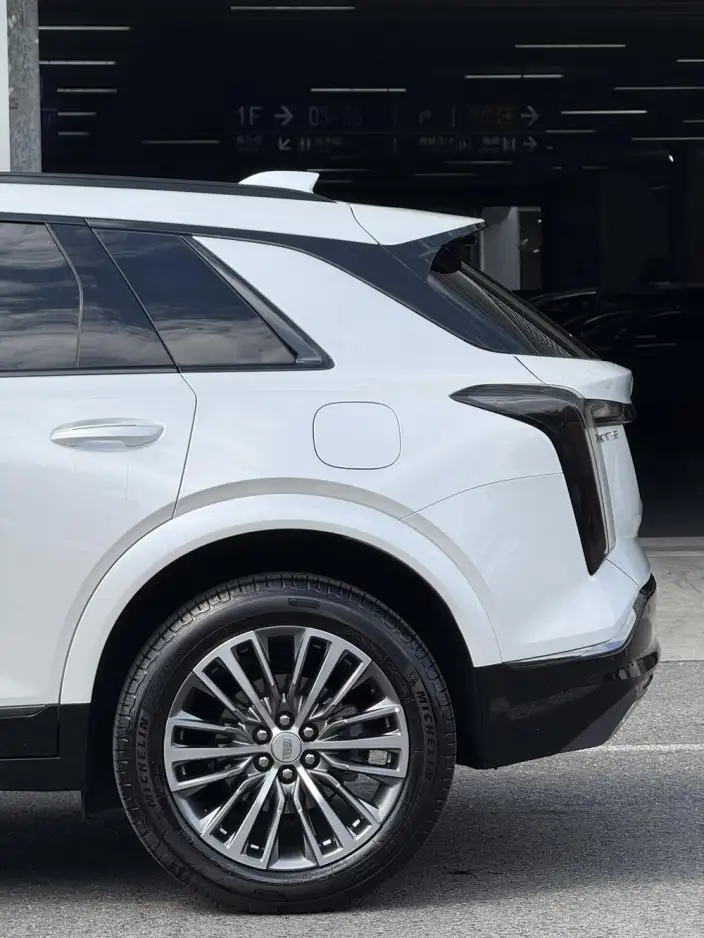 Cadillac XT5 2025 Model 28T 4WD Luxury Model – фото 10