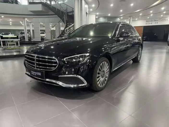 Mercedes-Benz E-Class 2022 Model E 300 L Fashion Model sedan – фото 1