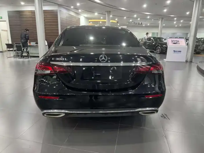 Mercedes-Benz E-Class 2022 Model E 300 L Fashion Model sedan – фото 5