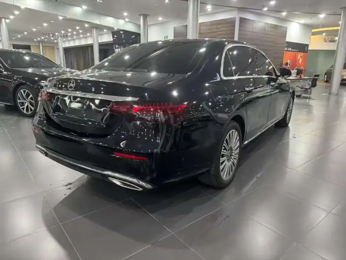 Mercedes-Benz E-Class 2022 Model E 300 L Fashion Model sedan – фото 6