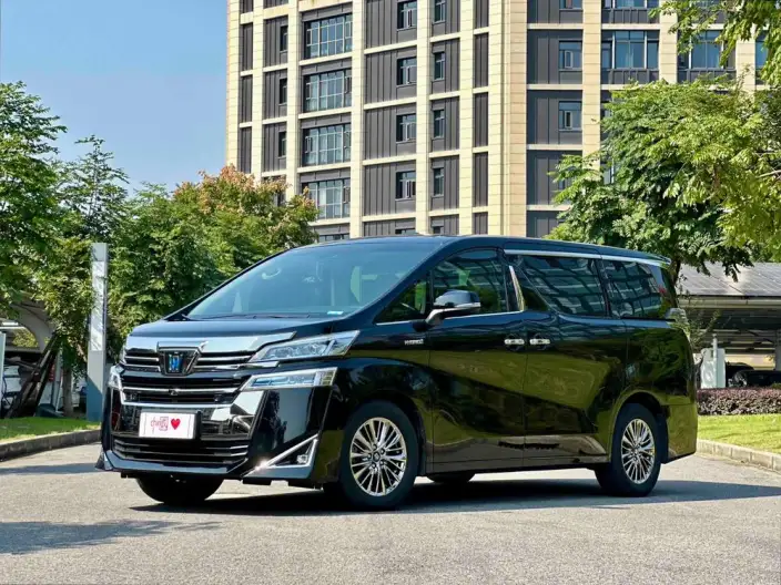 Vellfire 2021 Model Toyota Crown Hybrid 2.5L HV Premium Edition – фото 1
