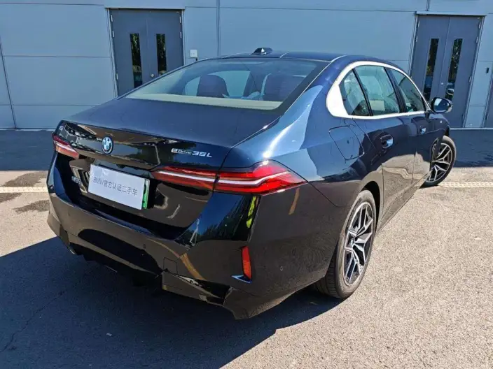 BMW i5 2025 Model eDrive35L M Sports Set – фото 5