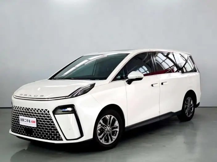 Maxus G70 2024 Model 2.0T Automatic Luxury Edition 7 seat – фото 1