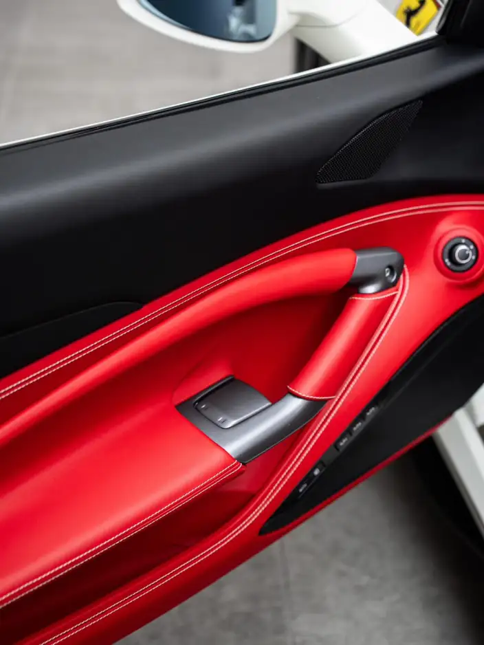 Ferrari F8 2020 Model Spider 3.9T V8 – фото 10