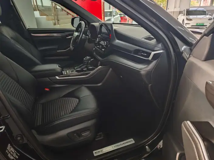 Crown Kluger 2021 Model 2.5L HEV 4WD Premium Edition – фото 9