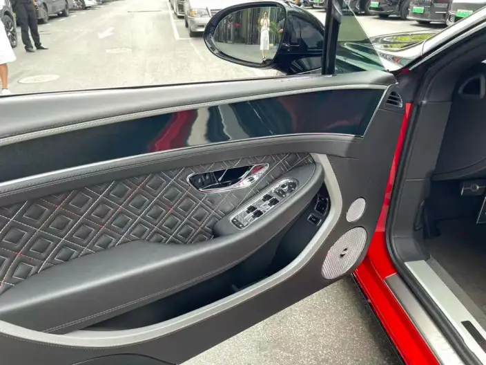 Continental 2022 Model 4.0T GT V8 Mulliner – фото 7