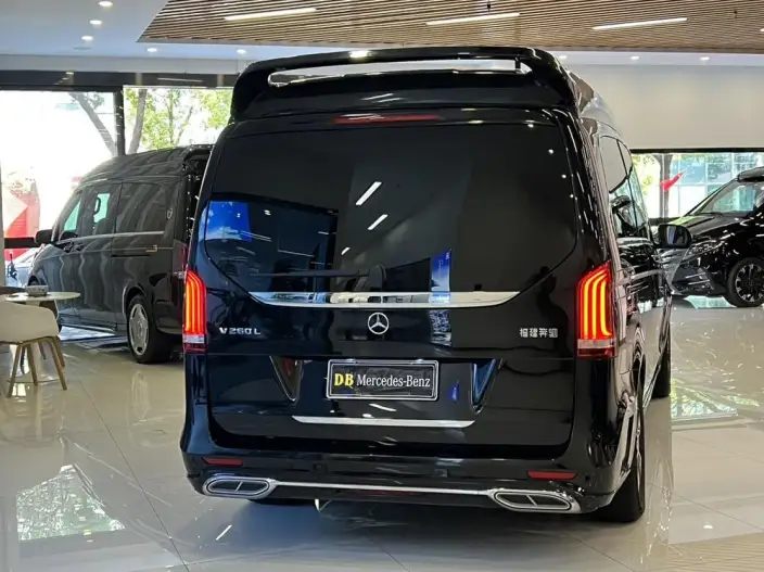 Mercedes-Benz V-Class 2022 Model V 260 L Long wheelbase Premium Edition – фото 5