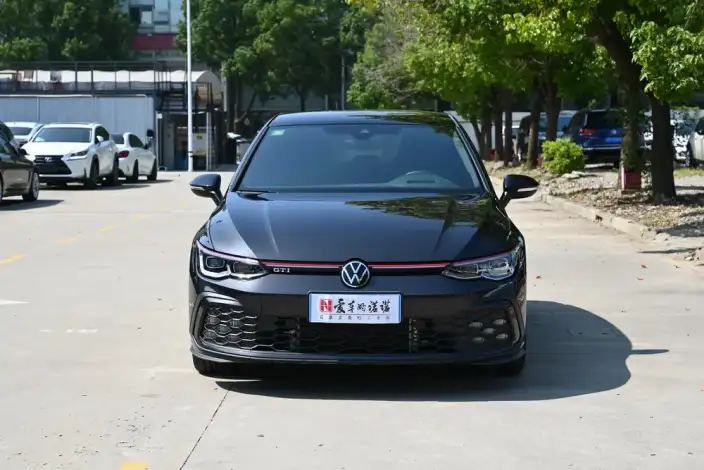 Volkswagen Golf GTI 2023 Model 380TSI DSG GTI – фото 2