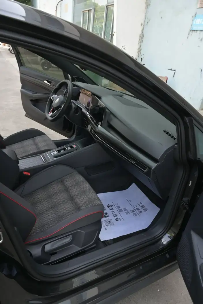 Volkswagen Golf GTI 2023 Model 380TSI DSG GTI – фото 9