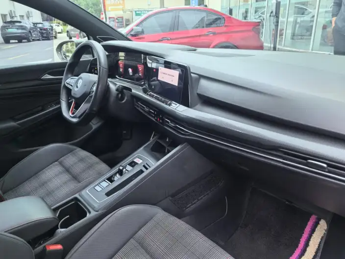 Volkswagen Golf GTI 2021 Model 380TSI DSG GTI – фото 8