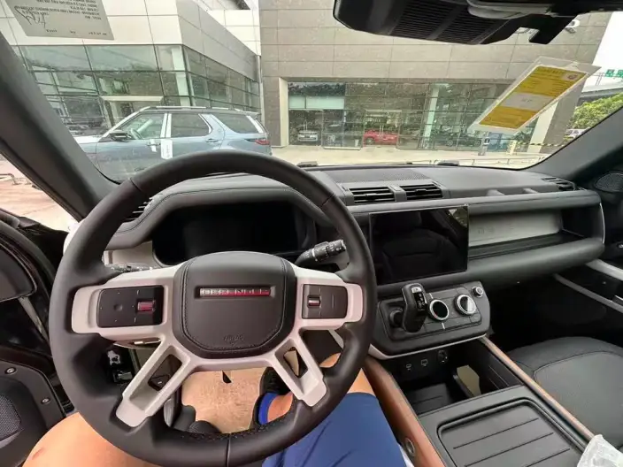 Land Rover Defender 2023 Model Facelift 110 P400 X-Dynamic HSE – фото 7