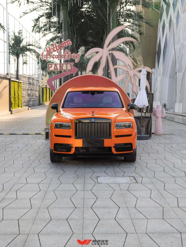 Cullinan 2020 Model Black Badge – фото 2