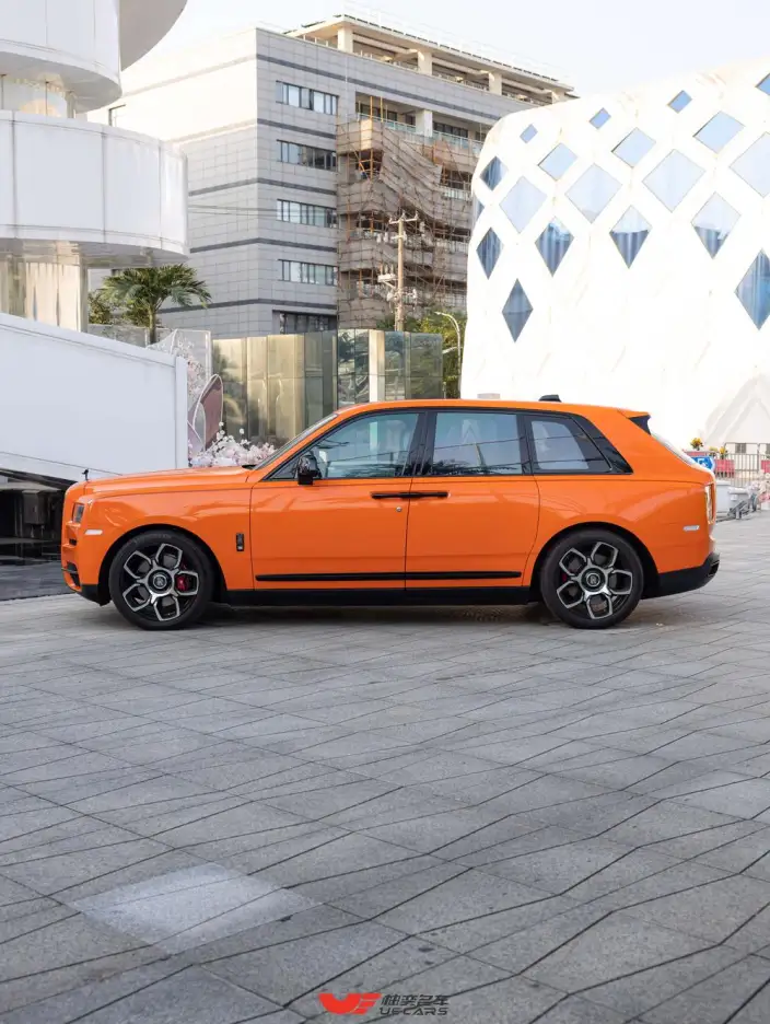 Cullinan 2020 Model Black Badge – фото 4