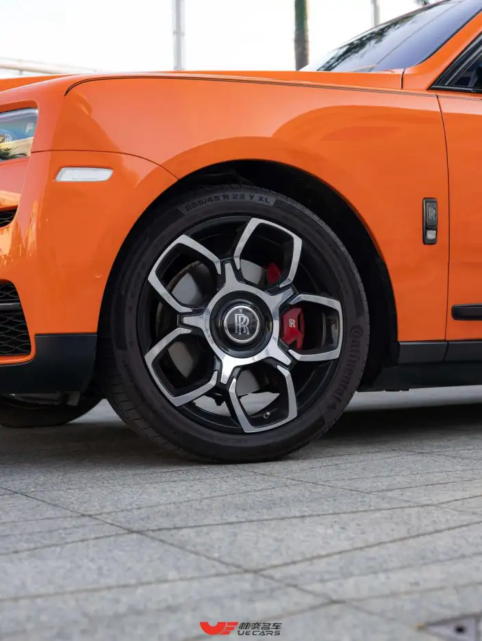 Cullinan 2020 Model Black Badge – фото 8