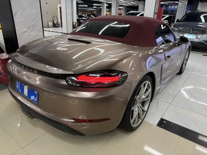 Porsche 718 2022 Model Boxster 2.0T