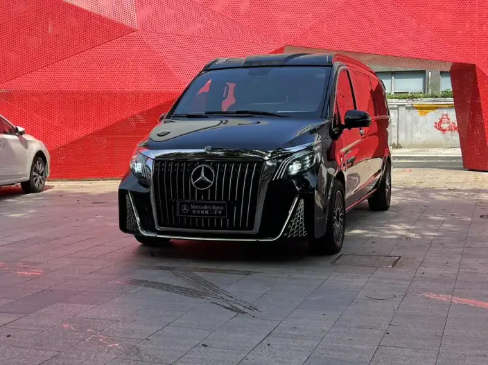 Viano 2023 Model 2.0T Elite Edition 7 seat – фото 1