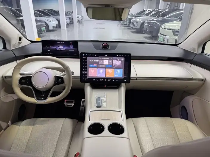 Luxeed R7 2024 Model EV 82kWh Max Rear Drive Edition – фото 6