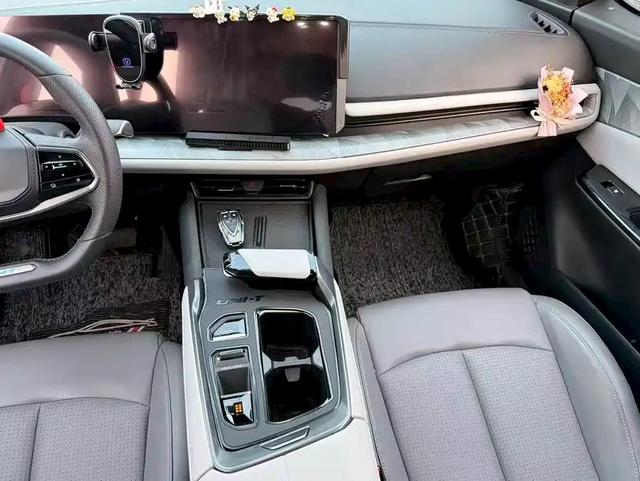Changan UNI-T 2023 Second Generation 1.5T Premium – фото 11