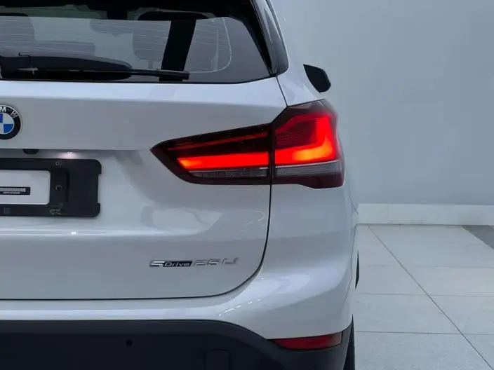 BMW X1 2022 Model sDrive25Li Leading Model – фото 6