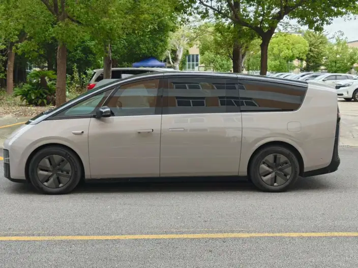 Li Auto MEGA 2024 Model Ultra Edition