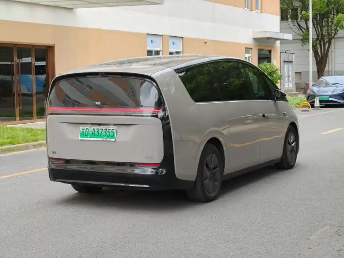 Li Auto MEGA 2024 Model Ultra Edition – фото 7