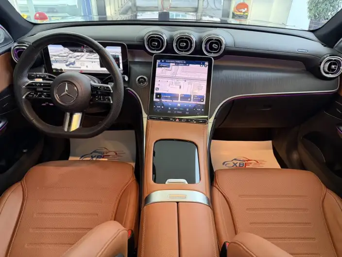 Mercedes-Benz GLC 2023 Model GLC 260 L 4MATIC Luxury Model 5 seat – фото 8