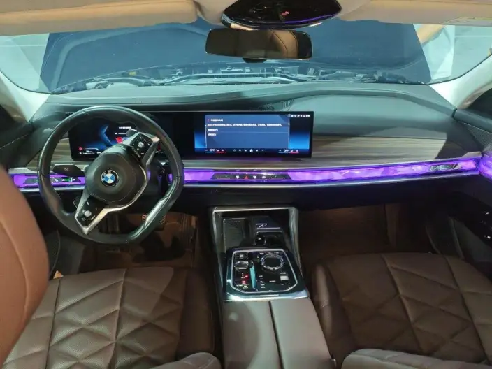 BMW 7 Series 2023 Model 735Li Luxury Set – фото 5