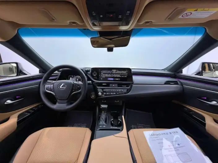 Lexus ES 2022 Model 300h Premium – фото 8