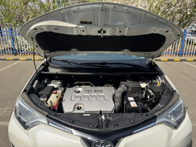 Toyota RAV4 2016 модификация 2.0L CVT 2WD Urban Edition – фото 6