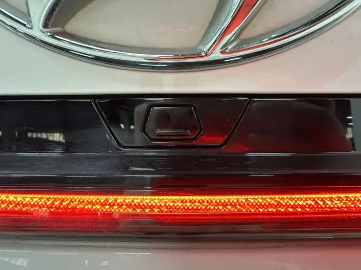 Hyundai Ioniq 2022 Model 1.5L CVT LUX Premium Edition – фото 7