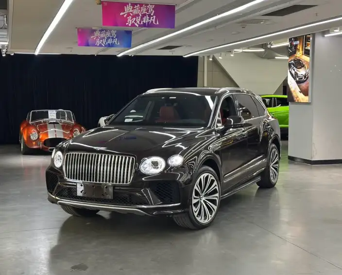 Bentayga 2023 Model 4.0T V8 Long wheelbase Edition