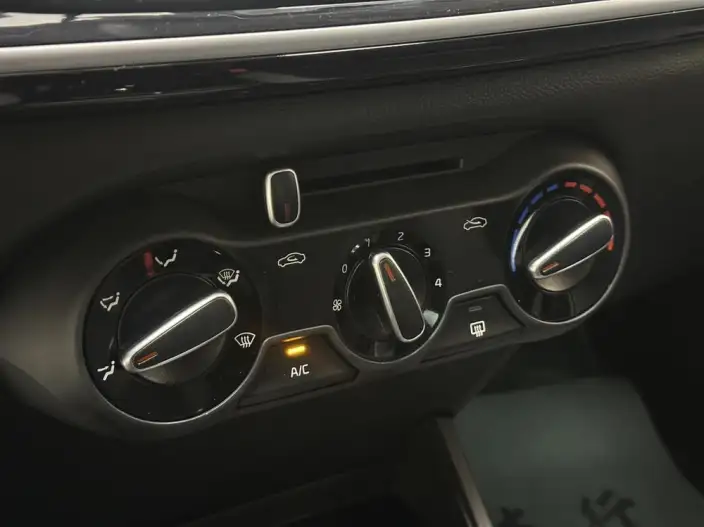 Kia Stonic 2021 Model 1.4L CVT Fun Xiang Edition – фото 8