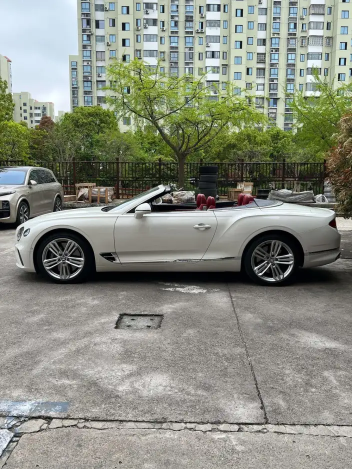 Continental 2024 Model 4.0T GT V8 Convertible Edition – фото 8