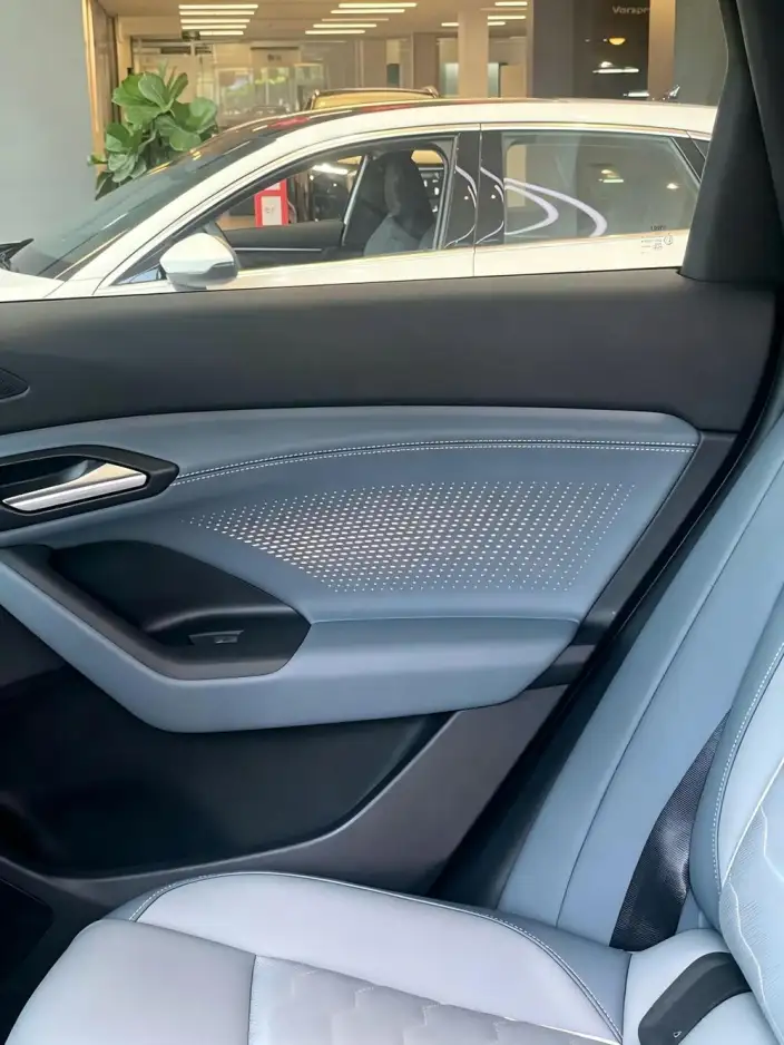 AUDI Q6L e-tron 2026 Model Long Battery Life Pro Edition – фото 5
