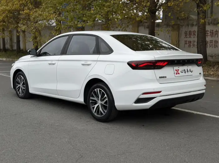 Geely Emgrand 2022 Model No. 4 Gen 1.5L CVT Luxury Model – фото 5