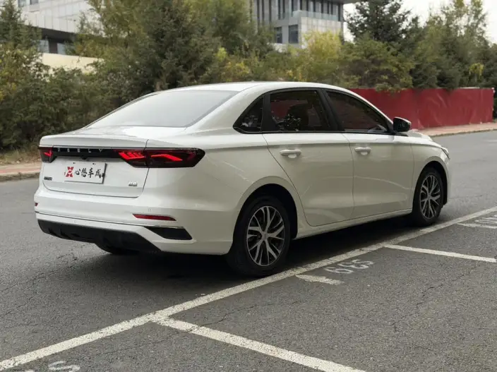 Geely Emgrand 2022 Model No. 4 Gen 1.5L CVT Luxury Model – фото 7